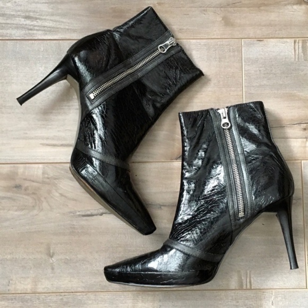 Carlos Santana Fashionista Double Zipper Boots